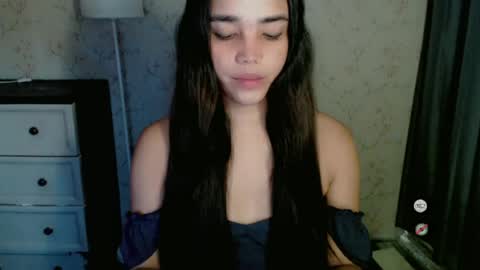 Snapshot of lovelylaiza chatting on June 18, 6:12 pm Cutie Laiza online show from June 18, 6:12 pm
