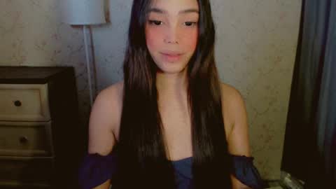 Snapshot of lovelylaiza chatting on June 25, 7:24 am Cutie Laiza online show from June 25, 7:24 am