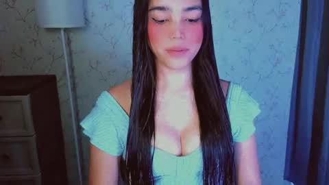 Snapshot of lovelylaiza chatting on July 9, 9:46 am Cutie Laiza online show from July 9, 9:46 am