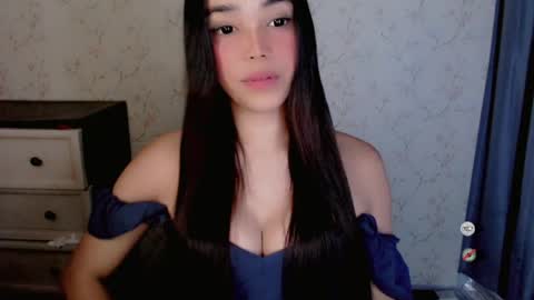 Snapshot of lovelylaiza chatting on July 22, 9:56 am Cutie Laiza online show from July 22, 9:56 am