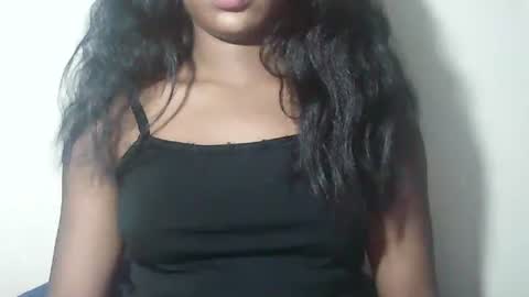 lovelylarra online show from March 30, 8:59 am
