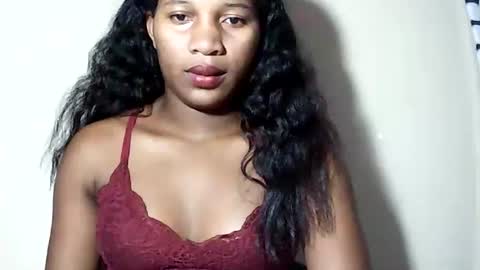 lovelylarra online show from June 8, 6:52 pm