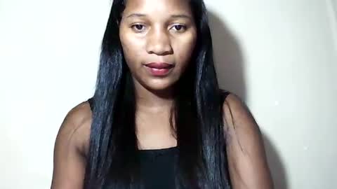lovelylarra online show from June 14, 6:43 pm