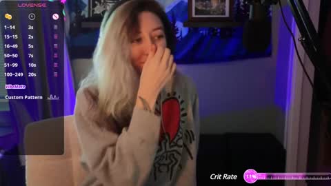 Snapshot of lovelylittlelucyy chatting on December 6, 7:01 pm lovelylittlelucyy online show from December 6, 7:01 pm