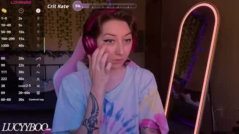 lovelylittlelucyy online show from June 11, 9:13 pm