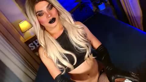 lovelymiss_shyna11 online show from January 10, 9:44 am