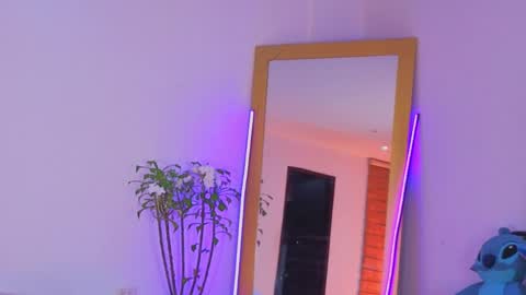 Snapshot of lovelymoon_ chatting on April 23, 3:19 am lovelymoon_ online show from April 23, 3:19 am