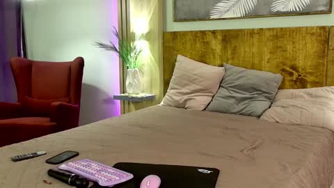 lovelymurr online show from September 19, 3:56 pm