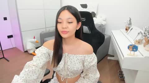 kim online show from December 15, 10:15 pm