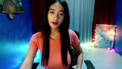 lovelypetite143 online show from June 25, 6:45 pm