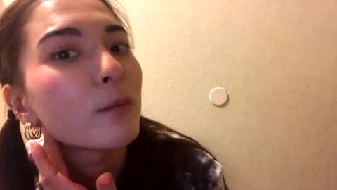 Snapshot of lovelyqueenaria chatting on December 19, 9:06 pm Queen Aria  online show from December 19, 9:06 pm