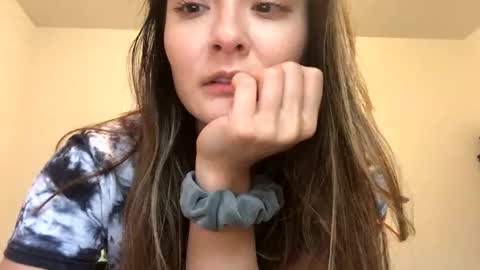 Snapshot of lovelyqueenaria chatting on October 25, 6:35 pm Queen Aria  online show from October 25, 6:35 pm