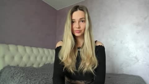 Lovely Rose online show from March 28, 9:09 am