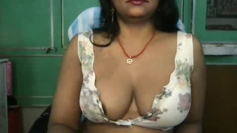 Snapshot of lovelyrose36 chatting on June 14, 2:24 am lovelyrose36 online show from June 14, 2:24 am