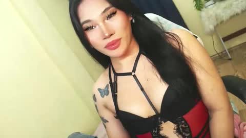 STWEET LINA online show from November 4, 7:35 pm