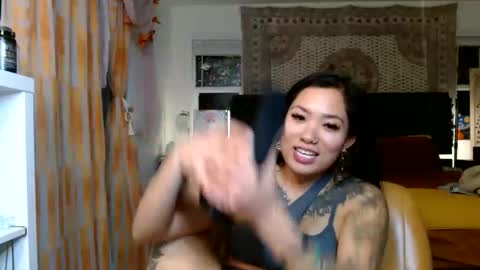 lovelyxmacii online show from December 17, 4:07 am