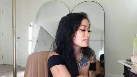 Snapshot of lovelyxmacii chatting on March 2, 5:30 am lovelyxmacii online show from March 2, 5:30 am