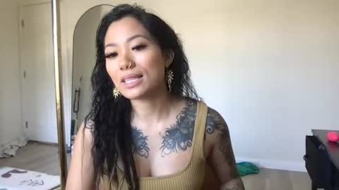 Snapshot of lovelyxmacii chatting on June 23, 8:29 pm lovelyxmacii online show from June 23, 8:29 pm