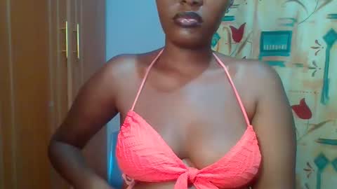 Snapshot of lovelyy_dreams chatting on March 2, 7:32 pm Hanna online show from March 2, 7:32 pm