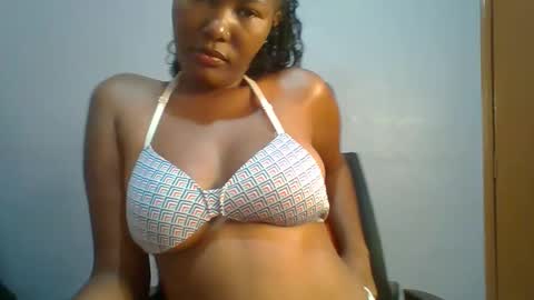 Snapshot of lovelyy_dreams chatting on March 17, 5:55 am Hanna online show from March 17, 5:55 am