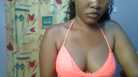 Snapshot of lovelyy_dreams chatting on March 19, 7:07 pm Hanna online show from March 19, 7:07 pm