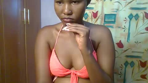 Snapshot of lovelyy_dreams chatting on March 24, 5:34 am Hanna online show from March 24, 5:34 am