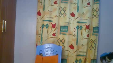 Snapshot of lovelyy_dreams chatting on March 28, 4:17 pm Hanna online show from March 28, 4:17 pm