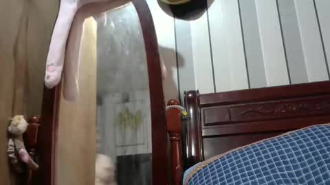 Alex online show from February 8, 3:54 am