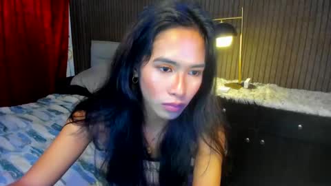 Snapshot of lovemarie19x chatting on January 24, 6:24 am pauleen online show from January 24, 6:24 am