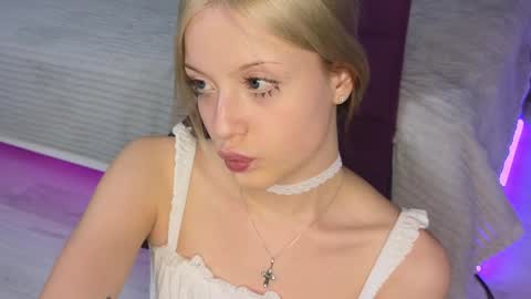 Snapshot of lovendy chatting on December 26, 8:00 pm NTMY IM LANA online show from December 26, 8:00 pm