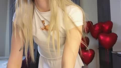 Snapshot of lovendy chatting on February 18, 4:48 pm NTMY IM LANA online show from February 18, 4:48 pm