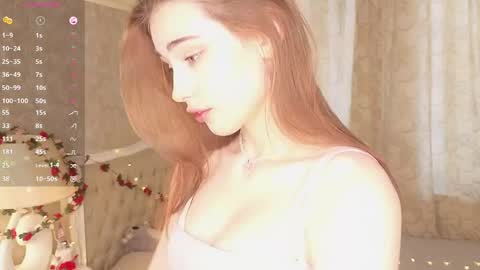 Snapshot of lovepilll chatting on April 25, 8:28 am Keira online show from April 25, 8:28 am