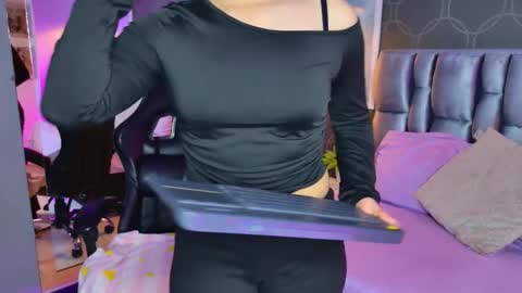 Love  online show from November 18, 8:13 pm