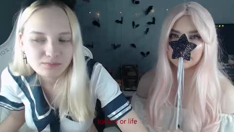 lovers613228 online show from October 31, 2:07 pm