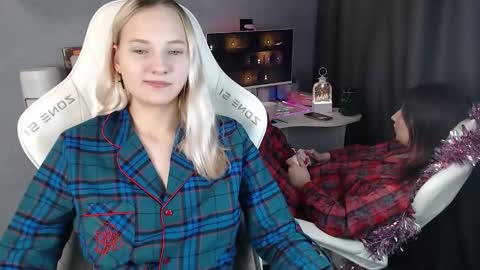 lovers613228 online show from December 5, 10:46 am