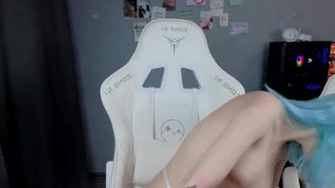 Snapshot of lovers613228 chatting on May 8, 4:34 pm lovers613228 online show from May 8, 4:34 pm