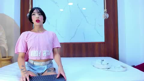 Snapshot of loversinfire chatting on November 26, 8:10 pm sofia and bryan online show from November 26, 8:10 pm