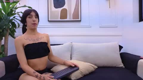 sofia and bryan online show from March 5, 2:18 am