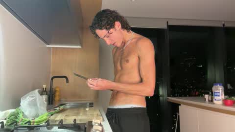 Leo Loves online show from February 23, 12:46 pm