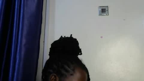 Snapshot of loveslut_ chatting on October 19, 4:07 pm loveslut_ online show from October 19, 4:07 pm