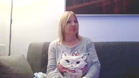 Marlyn online show from December 4, 9:13 pm