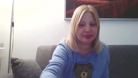 Marlyn online show from December 9, 5:30 pm