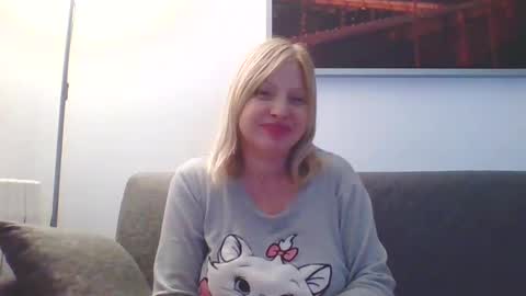 Marlyn online show from December 27, 11:10 pm