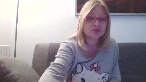 Marlyn online show from December 29, 10:47 pm