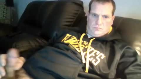 Snapshot of lovetocum37 chatting on December 23, 4:54 am lovetocum37 online show from December 23, 4:54 am