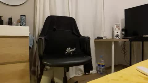 Snapshot of loveweed22 chatting on April 1, 6:38 pm loveweed22 online show from April 1, 6:38 pm