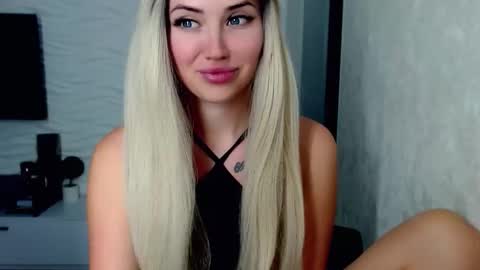 Rosie  online show from March 13, 11:28 am