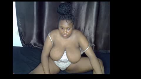 loveytiana online show from December 3, 1:35 am