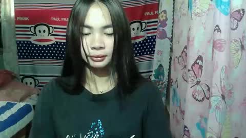 loving_rhean online show from May 18, 1:45 am
