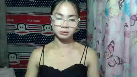 loving_rhean online show from May 25, 10:43 am